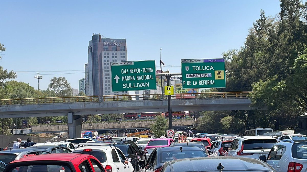 PP_Guardia's tweet photo. Circuito Interior, a la altura de Reforma, se encuentra bloqueado en su totalidad por manifestantes.
@OVIALCDMX https://t.co/YcuqeL29nV