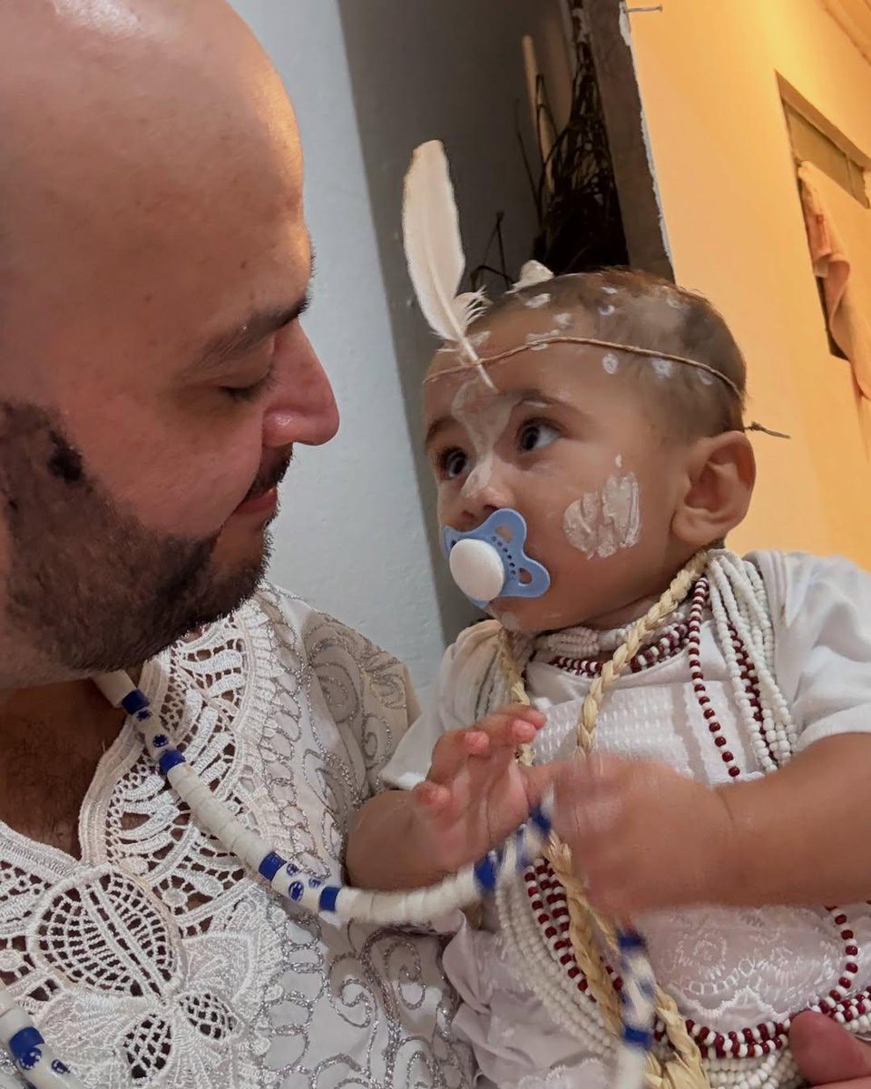 OrixaEncantado's tweet photo. As sextas-feiras usamos branco! 🤍 https://t.co/13M14wIwEQ