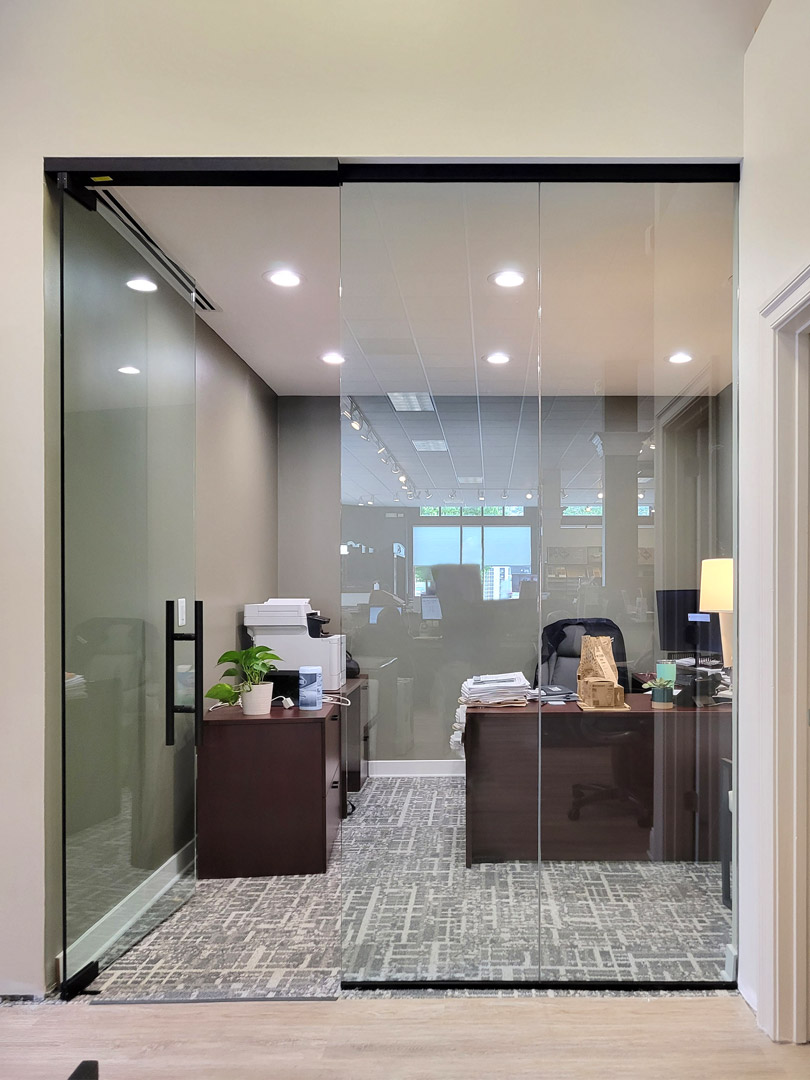abcglassinc's tweet photo. Transform your office with custom glass interior rooms from ABC Glass and Mirror! Maximize light, maintain privacy, and create a sleek, modern workspace that inspires productivity. 🏢✨ #GlassOffice #ModernDesign #ABCGlass #OfficeUpgrade https://t.co/LoYl8GA7X0