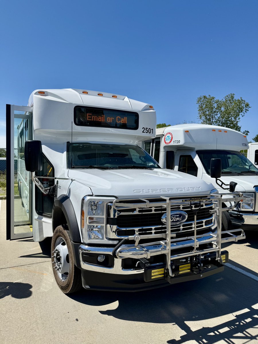 cityofsandusky's tweet image. Our new @SanduskyTransit buses have arrived! 🚌

Earlier today, City Manager John Orzech and Transit Administrator James Stacey went out to the transit depot at the Amtrak Station to check out the 3 new STS buses that were delivered this week.