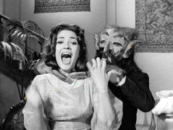 WBBZ's tweet image. #saturdaynight at the #movies is a #triplefeature of #fright! At 8p, @Svengoolie welcomes Bela Lugosi in ”Ghost of Frankenstein “-10:30p scream with the Sven Squad with “The Blair Witch Project”! At 1:00AM the #Buffalo @OffBCinema #beatniks say beware of "The Brainiac!" @WBBZ TV5