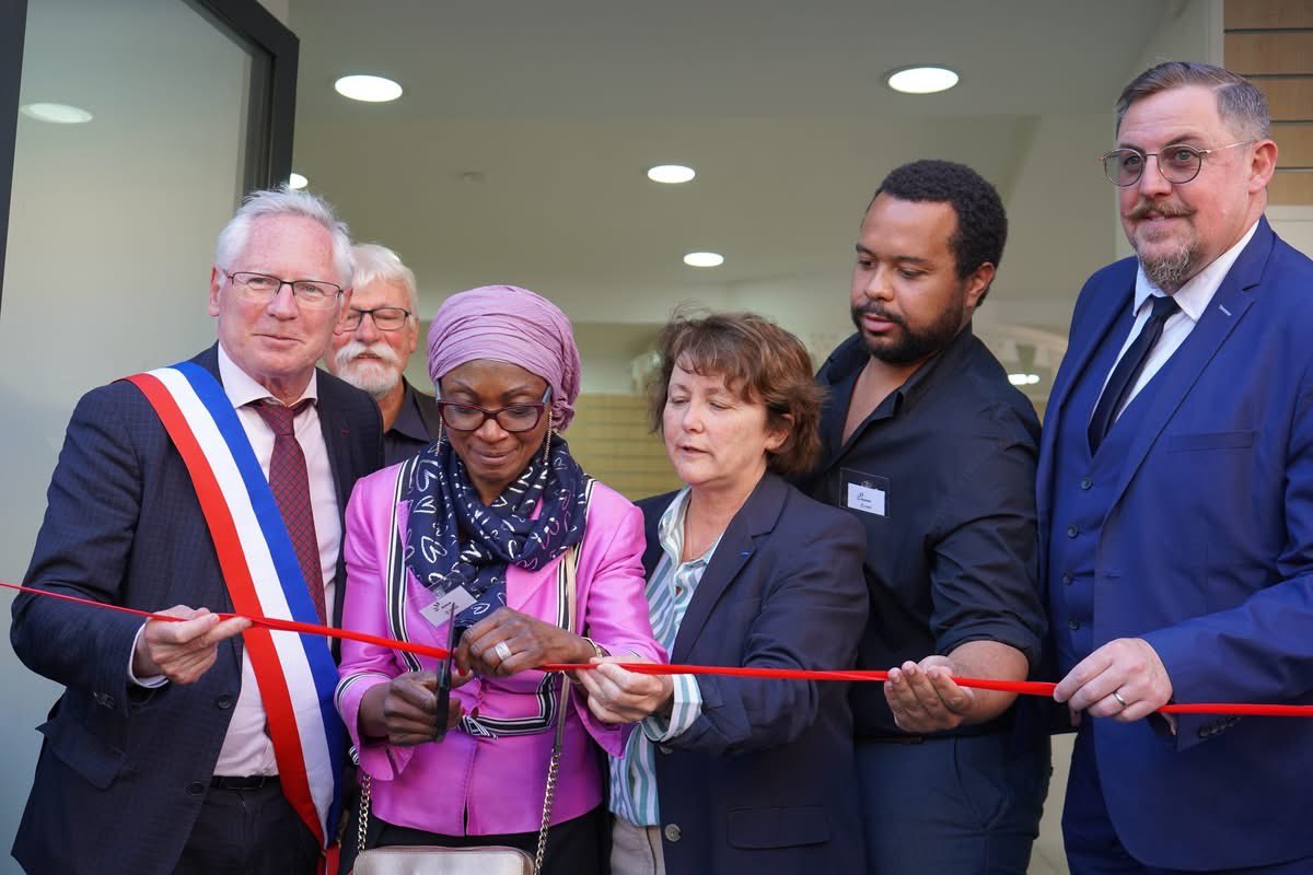 Mickaël DECLERCK (@mickaeldeclerck) on Twitter photo Fier d’inaugurer à #Cergy la boutique de l’EBE #CESIL, dans le cadre du programme #TZCLD.
🤝 Une nouvelle preuve que personne n’est inemployable, dès lors qu’on croit aux forces vives des territoires.
💼 Soutien actif du <a href="/valdoise/">Département du Val d'Oise</a> : +20 000 € investis pour l’emploi local. Fier d’inaugurer à #Cergy la boutique de l’EBE #CESIL, dans le cadre du programme #TZCLD.
🤝 Une nouvelle preuve que personne n’est inemployable, dès lors qu’on croit aux forces vives des territoires.
💼 Soutien actif du <a href="/valdoise/">Département du Val d'Oise</a> : +20 000 € investis pour l’emploi local.