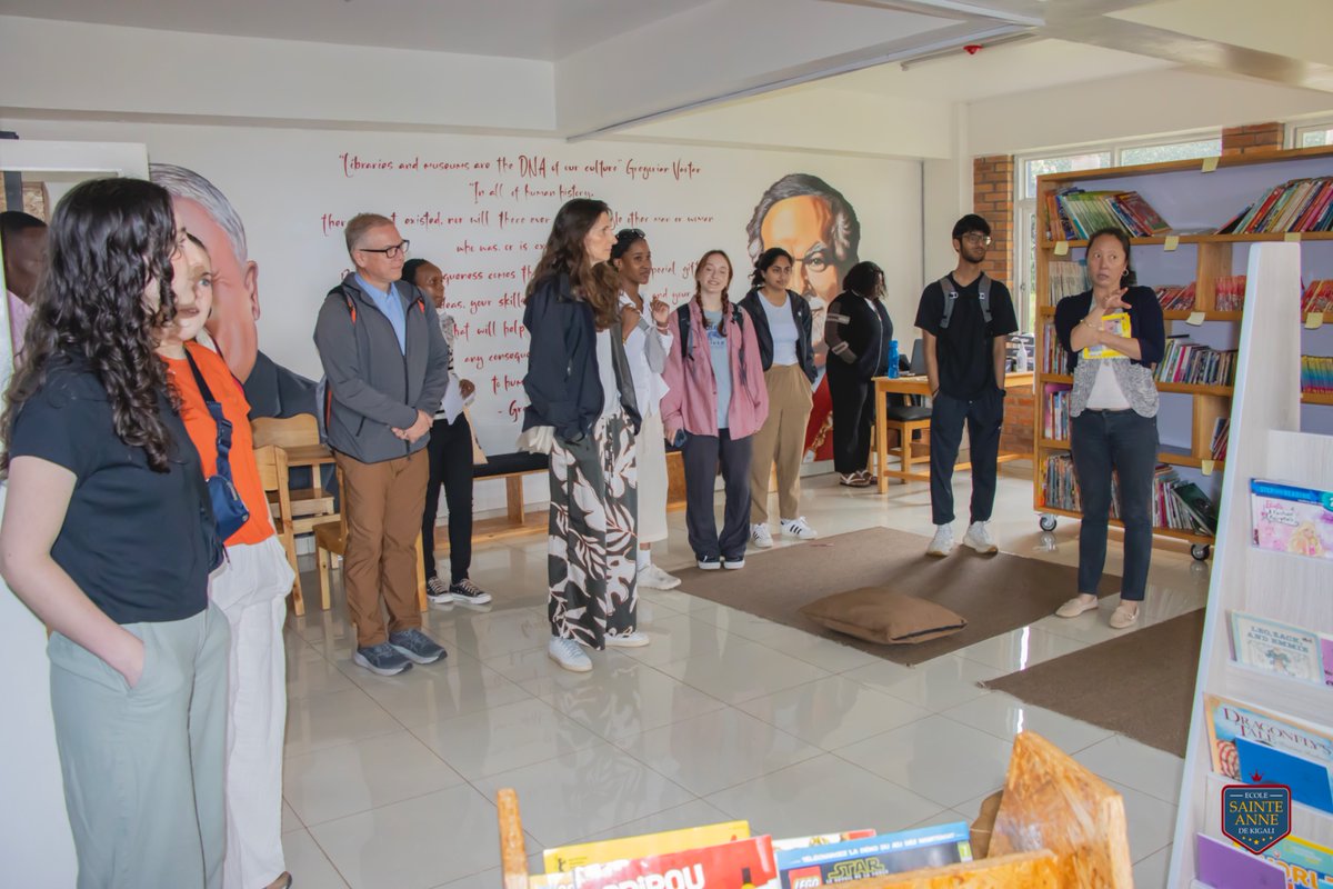 Ecole Sainte Anne de Kigali (@esak_rwanda) on Twitter photo Merci à <a href="/DukeU/">Duke University</a> & <a href="/BelmontUniv/">Belmont University</a> pour cette visite chaleureuse auprès de nos élèves du PP ! 🌟 Une journée d’échanges et de sourires. Hâte de vous revoir pour rencontrer nos élèves du PEI ! 🇺🇸🌍 #ÉcoleSainteAnne #IBWorld Merci à <a href="/DukeU/">Duke University</a> & <a href="/BelmontUniv/">Belmont University</a> pour cette visite chaleureuse auprès de nos élèves du PP ! 🌟 Une journée d’échanges et de sourires. Hâte de vous revoir pour rencontrer nos élèves du PEI ! 🇺🇸🌍 #ÉcoleSainteAnne #IBWorld