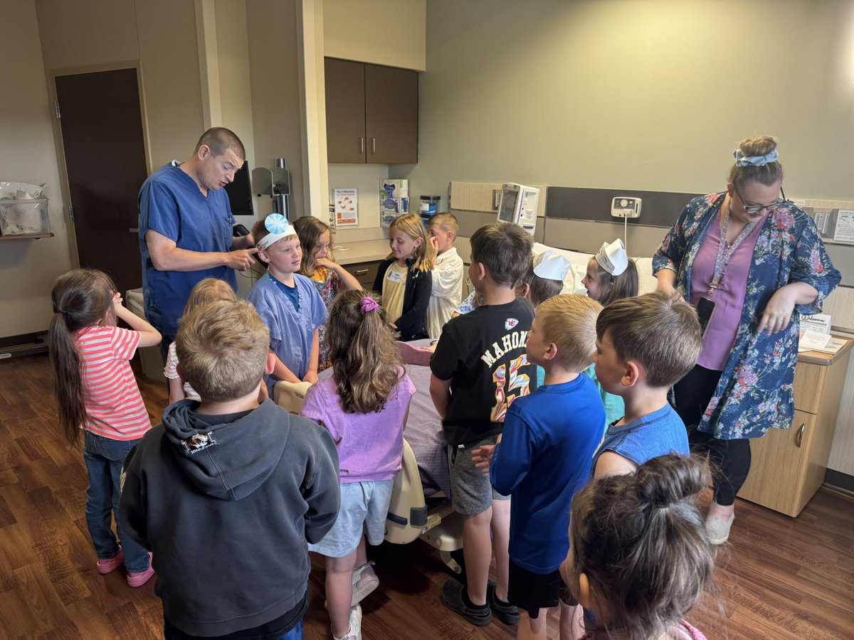 GeibJennifer's tweet photo. A huge shout out to Community Hospital-Fairfax for hosting the Mary Combs Pediatric Orientation for our first graders! @RPBlueJays https://t.co/h0IRYsPLg4