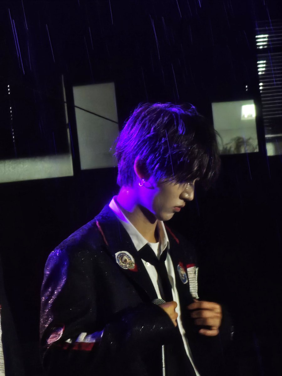 dreamfulhc's tweet photo. guys. didn't know about TNX's hwi until the festival at sogang. they were a nice group though! idk if it'll reach their fans but here are some pics from the festival :3

#TNX #Hwi #은휘 https://t.co/s7DoH17IUd