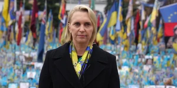 Powerful text from Bridget Brink:

I was U.S. ambassador to Ukraine. I resigned because of Trump's foreign policy.

I have proudly served five presidents ― to make sure the United States is the strongest, greatest country that the world has ever known.

1/n