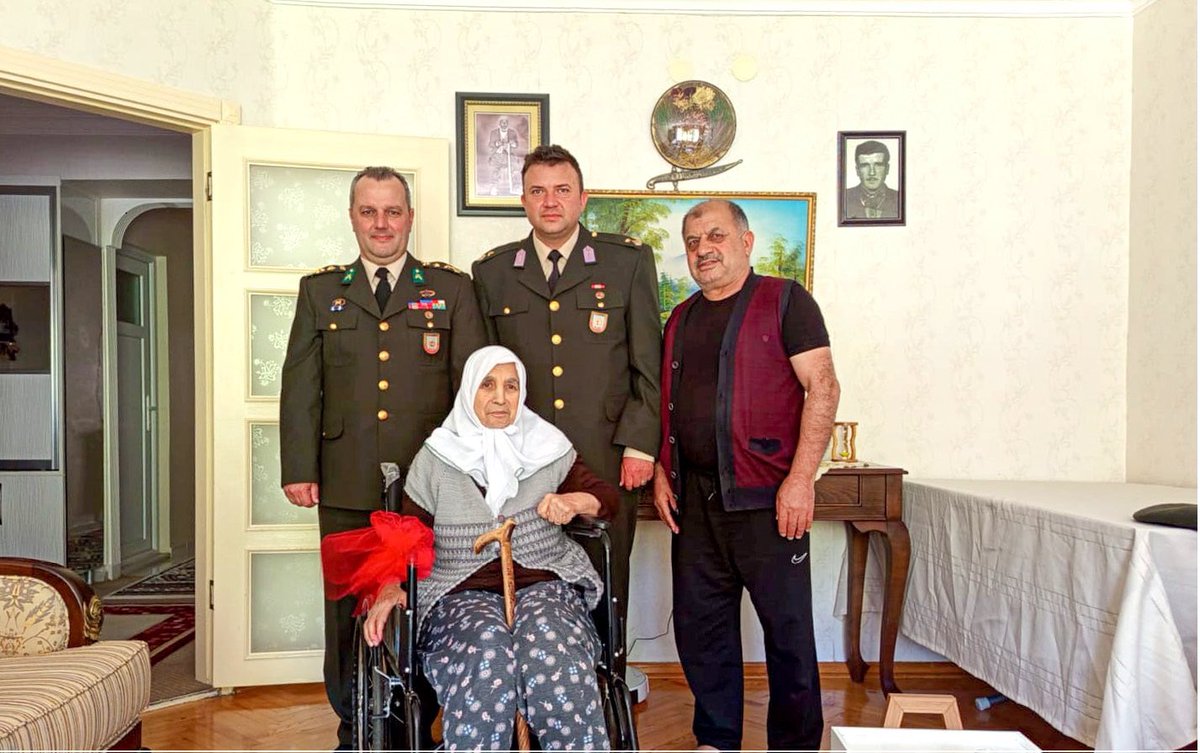 tcsavunma's tweet photo. Kara Kuvvetleri Komutanlığında görevli personelimiz, biriktirdiği plastik kapak ve pet şişelerle temin ettiği 68 tekerlekli sandalyeyi, 10-16 Mayıs Engelliler Haftası kapsamında ihtiyaç sahiplerine teslim etti.

#MillîSavunmaBakanlığı https://t.co/N0KSCP31Nj
