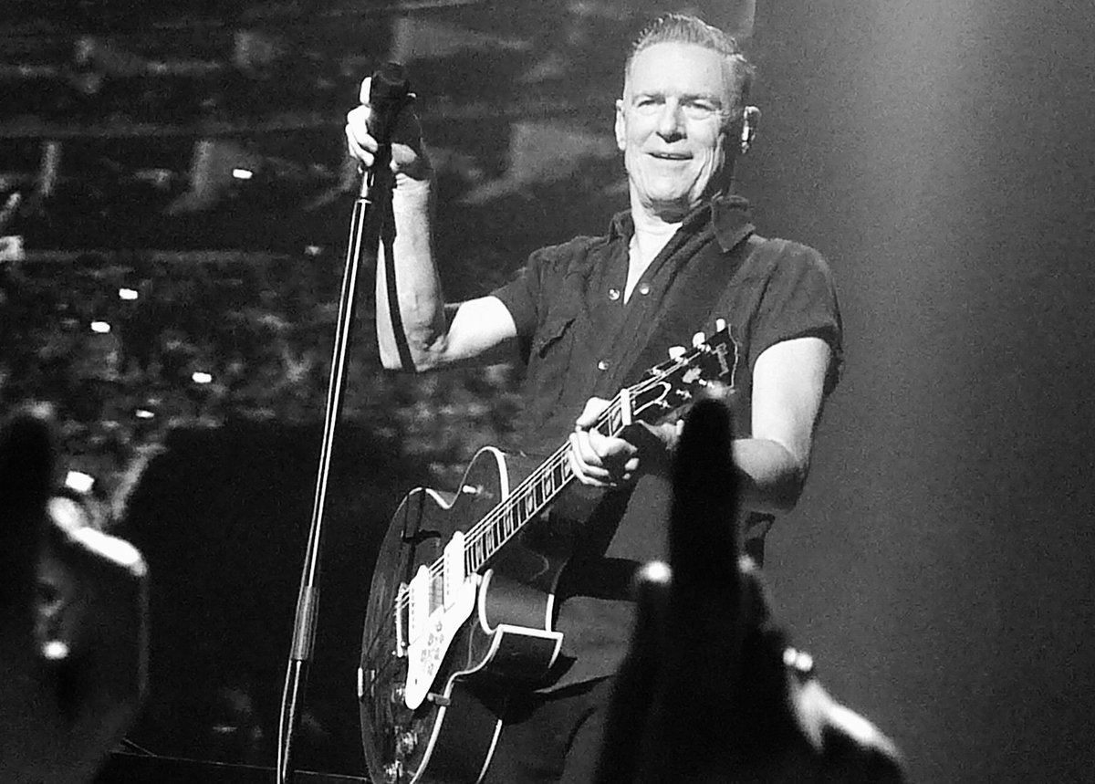 eemrb's tweet image. Superb 2 1/4 hour set from @bryanadams last night at @TheO2 👌 #bryanadams