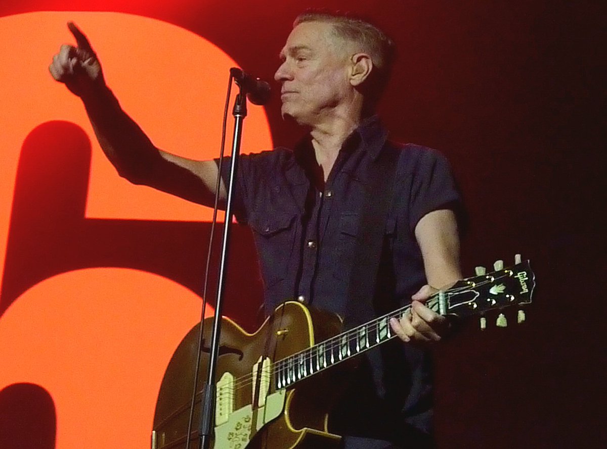 eemrb's tweet image. Superb 2 1/4 hour set from @bryanadams last night at @TheO2 👌 #bryanadams
