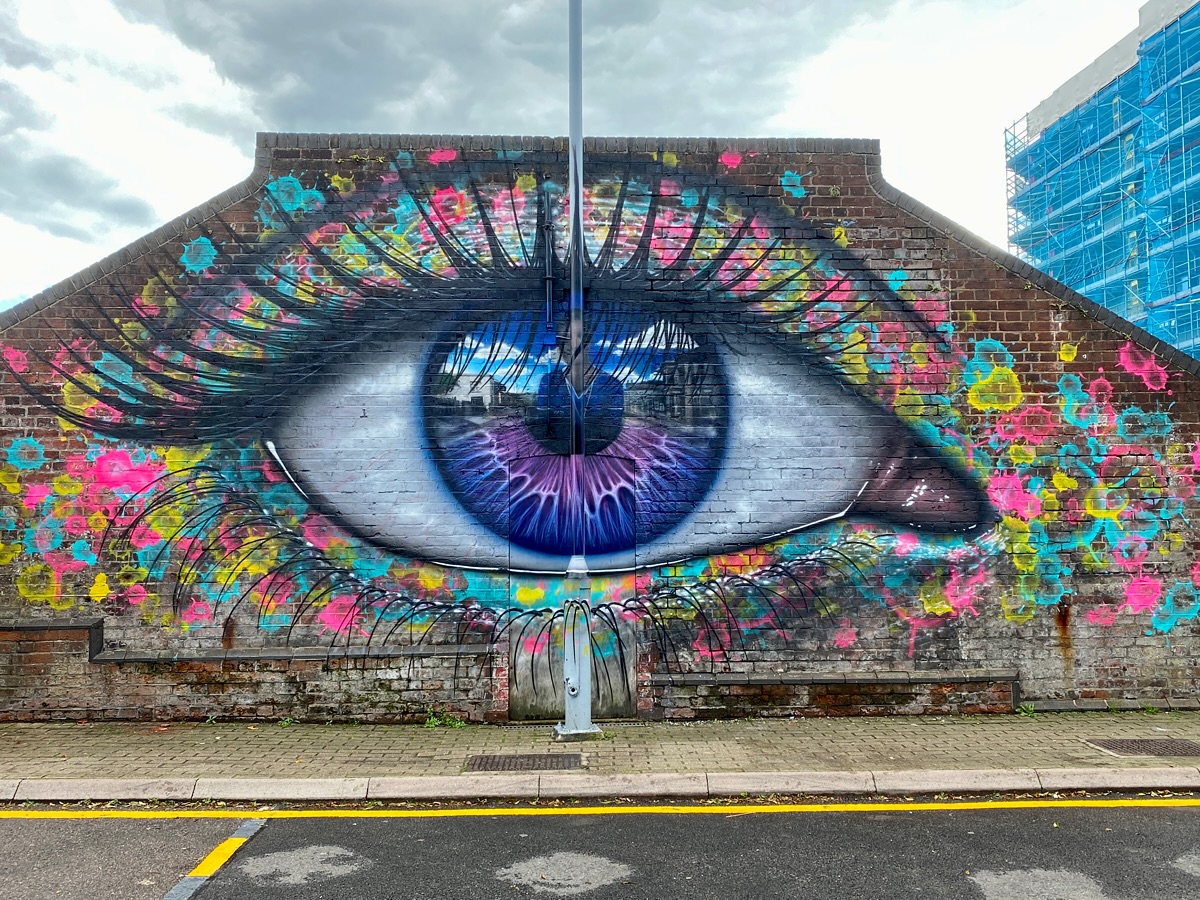 ZorzStudios's tweet photo. 10 striking #murals by #StreetArtist #MyDogSighs https://t.co/2E62Q4y1DC | #ShanilouPerera #StreetArt #PhotoRealistic #portraiture #FreeartfridayProject #ImmersiveInstallations #UrbanContemporaryArt https://t.co/InMBVyfuFr