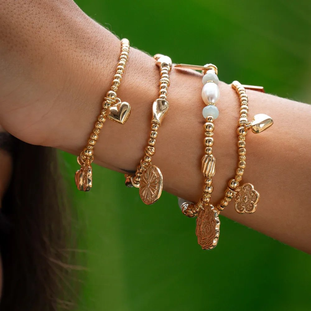 Stack up the sunshine with our gold ChloBo bracelets ☀️

Free delivery &amp; free engraving on all ChloBo 👉 bit.ly/3S7EPN2
