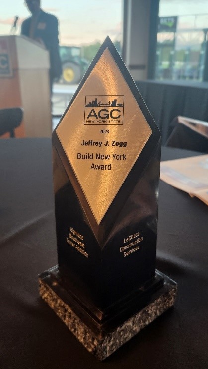 Exciting news! The Highland Hospital Southeast Tower Project team has received a 2024 Jeffrey J. Zogg Build New York Award. This award honors industry-leading construction projects across New York State. Congratulations to all who made the project possible! #HighlandHospital