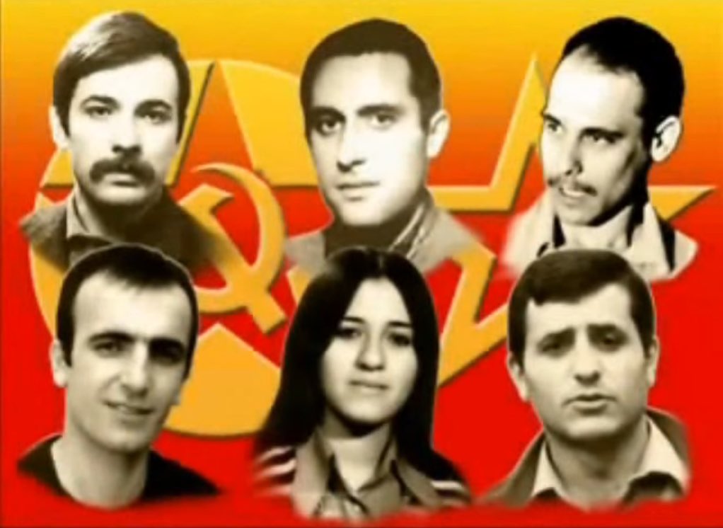ComsomoL's tweet photo. THKP-C den Devrimci-Sol’a
Devrimci-Sol’dan PC’ye
Biz büyük ailemiz ile geliyoruz https://t.co/CL1DuOH3jc