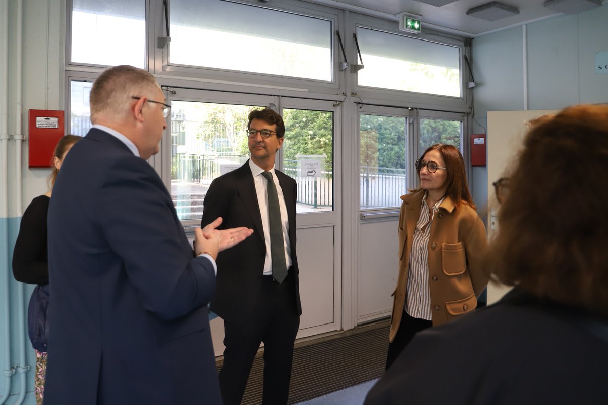 🌈 « Ici on peut être soi » !
L’académie de Paris réaffirme son engagement à l’occasion de la Journée mondiale contre l'homophobie, la transphobie et la biphobie 🧵