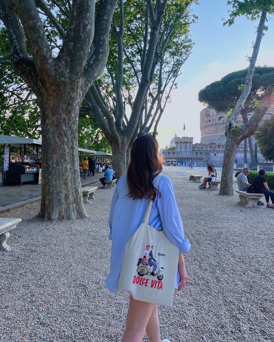 Delanie_48's tweet photo. Chasing la dolce vita in Rome  #RomanHoliday #CityAdventures https://t.co/KBfaJJaaJA