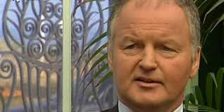 IRT_DELTA's tweet photo. Willem #Endstra de bankier van de onderwereld
12 januari 1953 – 17 mei 2004 Vandaag 21 jaar geleden geliquideerd voor zijn kantoor op de Apollolaan in Amsterdam #Holleeder is oa voor deze liquidatie als opdrachtgever veroordeeld tot levenslang
Endstra ligt begraven op #Zorgvlied https://t.co/KD8WMPOc57