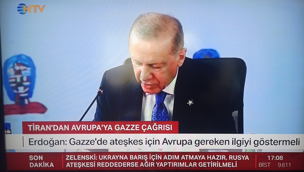 lospolloermanos's tweet photo. @tore_sivrioglu NTV, programı dinleyip gelmiş :)) https://t.co/AQL6DRD80w