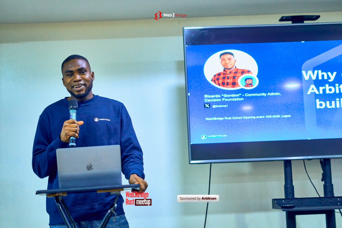 Web3Bridge's tweet photo. @Fembros1 told us all we needed to know about @arbitrum and why we should build with it, and here’s one reason why: 
Developers can now build seamlessly on @arbitrum using the language they prefer. 

Now it’s up to you devs, Solidity or Rust? 😉

#Arbitrum #Web3Bridge #Rust https://t.co/TwRTKRjajy