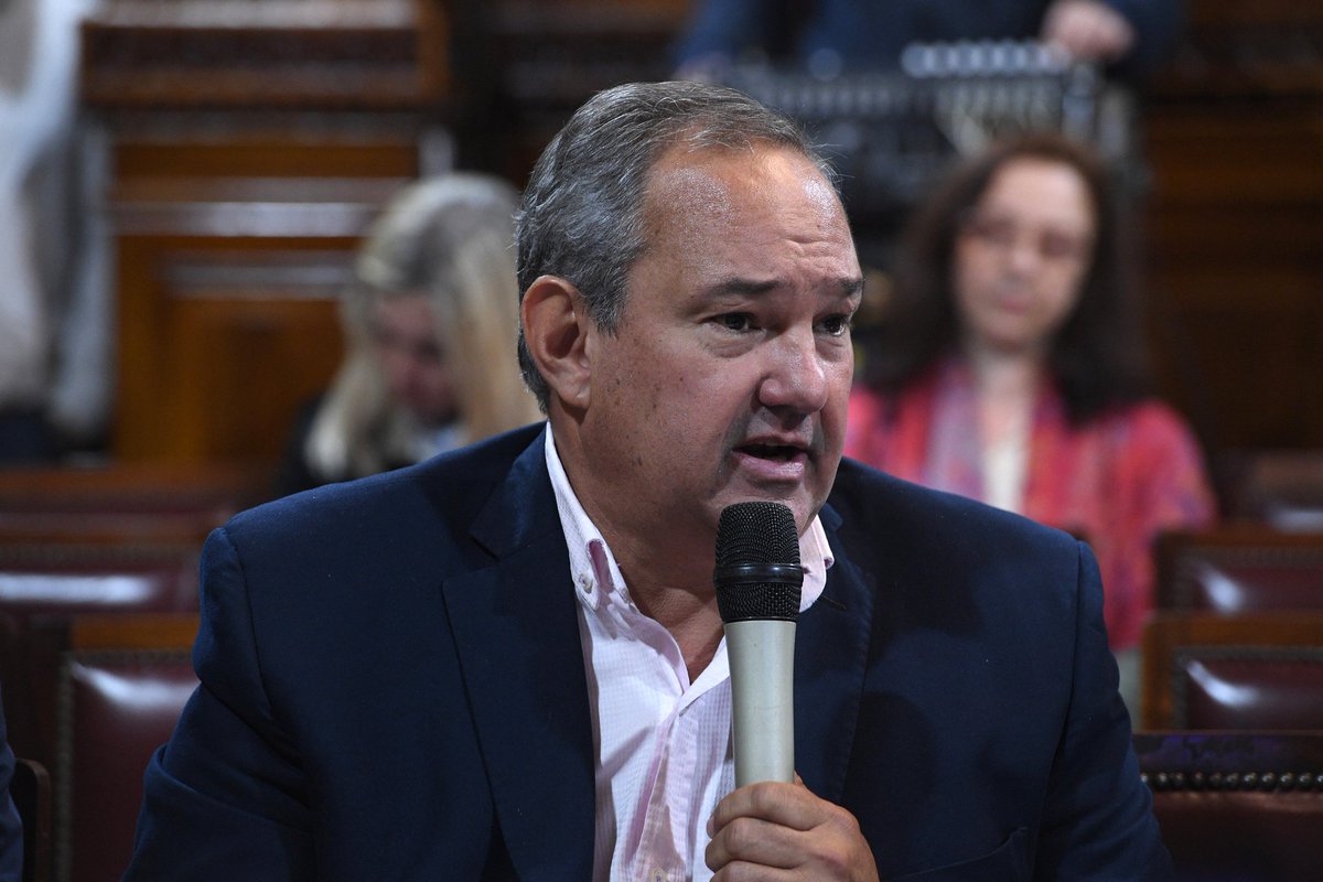 Sergio Oso Leavy (@elosoleavy) on Twitter photo El <a href="/PAMI_org_ar/">PAMI - INSSJP</a> tiene 48 hs para restituirle a todos los jubilados salteños el acceso gratuito a los medicamentos esenciales que le brindaba el Programa "Vivir Mejor". Esto es una cautelar del Juzgado Federal de Mendoza ante una presentación que realizamos junto al Centro de El <a href="/PAMI_org_ar/">PAMI - INSSJP</a> tiene 48 hs para restituirle a todos los jubilados salteños el acceso gratuito a los medicamentos esenciales que le brindaba el Programa "Vivir Mejor". Esto es una cautelar del Juzgado Federal de Mendoza ante una presentación que realizamos junto al Centro de