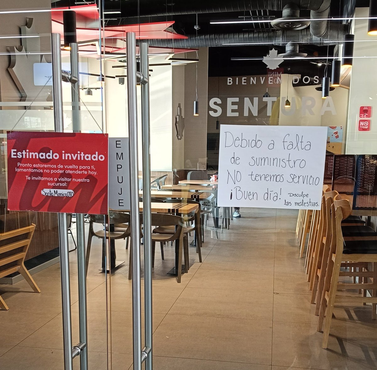EMETE_1's tweet photo. @TimHortonsMX  ¿Tendrán alguna noticia de cuándo llegarán los insumos a TH Sentura? https://t.co/XssOVj8U5K