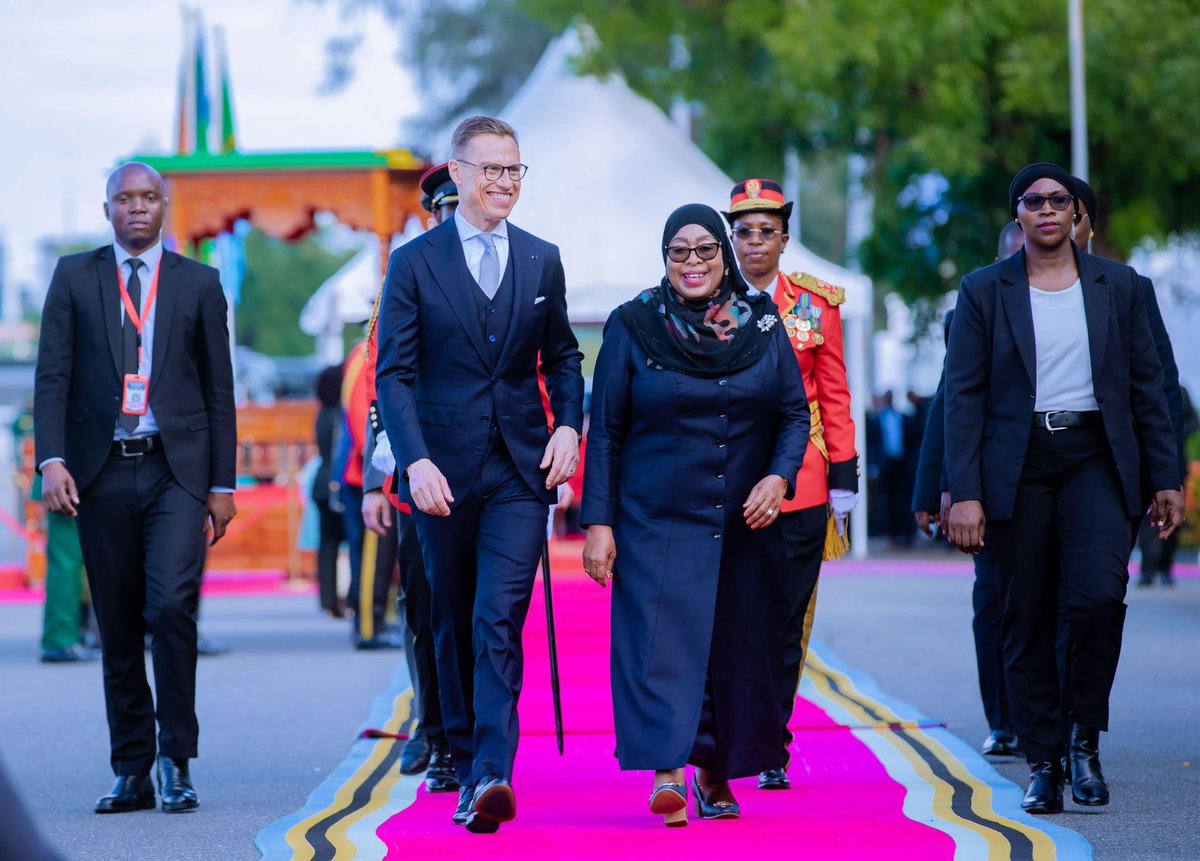 Diplomat_15's tweet photo. 📍Ziara yenye mafanikio. Hongera Rais Mhe. Dkt. @SuluhuSamia kwa ukaribu wako kwa mgeni, Rais wa Jamhuri ya Finland Mhe. Alexander Stubb. #TanzaniaDiplomacy. 

@Ulkoministerio @mfa_tanzania @ikulumawasliano @jmkikwete @Mjengaomar @DrHmwinyi @MsigwaGerson @UbaloziPretoria @UbaloziGermany @UbaloziBrussels @UbaloziUK @UbaloziGeneva @UbaloziUSA