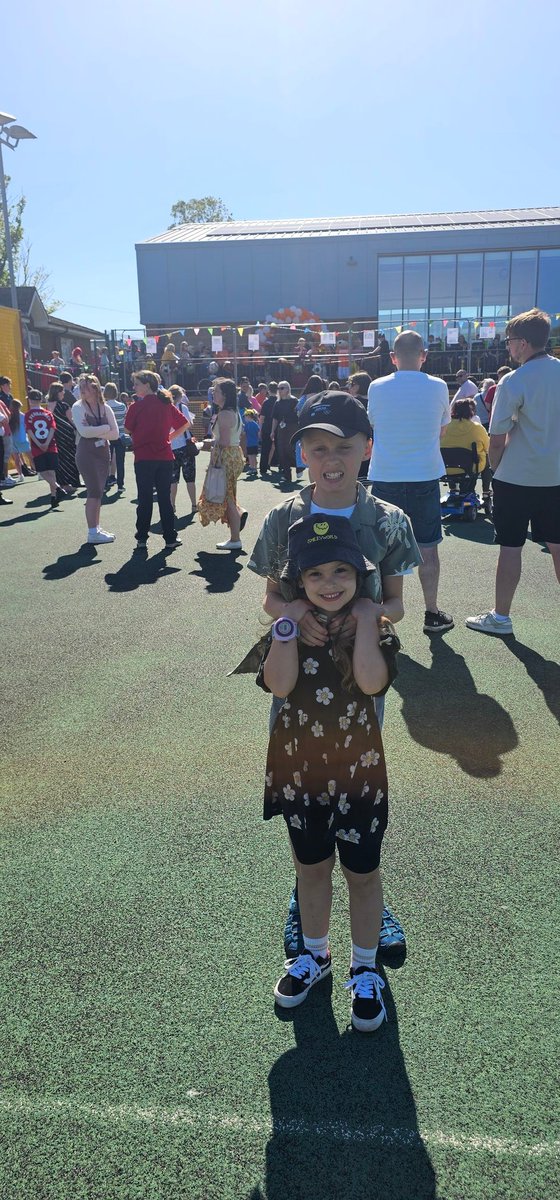 TheDaniGriff's tweet photo. PCA Spring Fair 🌞💚 Logan and his cousin Nova loved this evening. Lots of fun, and Logan loved Bloomfield Bear he kept boping him on his nose 🐻⚽️ @PCABlackpool @PCAprimary @PCAsecondary @PCAOracle  Thank you for another amazing event 🤍 https://t.co/TtXLZFiiYh
