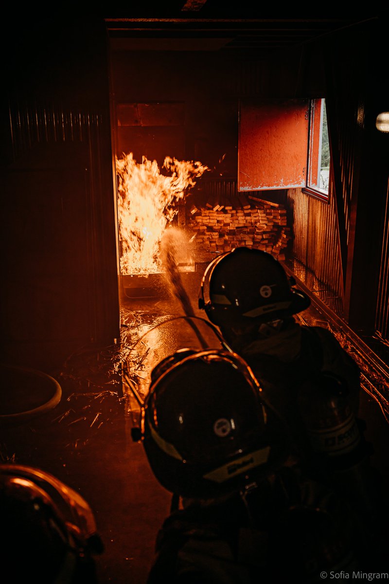 GreaterSudbury's tweet photo. Au cas où vous l'auriez manqué : les inscriptions sont ouvertes pour le Camp Molly Sudbury ! 🚒 Les Services d'incendie du Grand Sudbury organisent cet événement passionnant du 18 au 21 septembre 2025. Jeunes femmes (âgées de 15 à 18 ans), ne manquez pas cette occasion ! Inscrivez-vous ou obtenez plus d'informations sur https://t.co/VuDjPRPqyI #Sudbury #Femmes #Jeunes #CampMolly