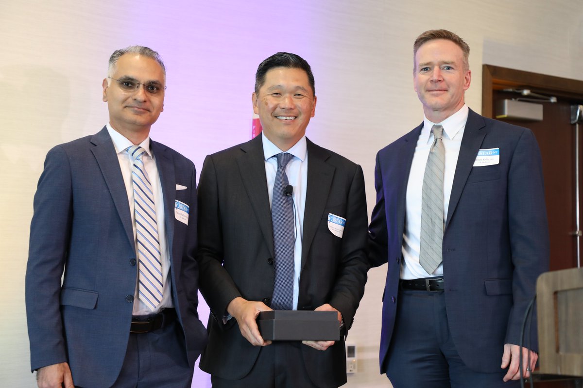 URNeurosurgery's tweet image. 200+ providers joined STAR-NY’s 2025 Regional Stroke Conference & it did not disappoint! Cutting-edge stroke topics & renowned keynote, Dr. @BrianHoh1, UF Chair of Neurosurgery, shared his groundbreaking research on ICAD. Dedication to improving stroke care drives real change!