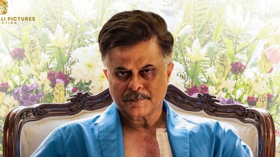 epanchjanya's tweet photo. अनिल कपूर का बड़ा बयान!

"जो करना था, वह कर दिया गया"

बॉलीवुड एक्टर अनिल कपूर ने ऑपरेशन सिंदूर को लेकर पोस्ट किया है।

इस पोस्ट में अनिल कपूर ने भारतीय सैनिकों के प्रति आभार भी प्रकट किया है।

अनिल कपूर ने अपने सोशल मीडिया प्लेटफॉर्म पर लिखा कि 'जो करना था, वह कर दिया गया।

किस परिवार के सदस्यों में मतभेद नहीं होते, लेकिन जब बात देश की आती है, तो हम एक हो जाते हैं। 

हमेशा रहा है, हमेशा रहेगा, आर्म्स फोर्स का आभारी हूं कि वे डटे रहे और वीरता के साथ जवाब दिया।

भारत भूलता नहीं है, भारत माफ नहीं करता है, जय हिंद...जय हिंद की सेना !'