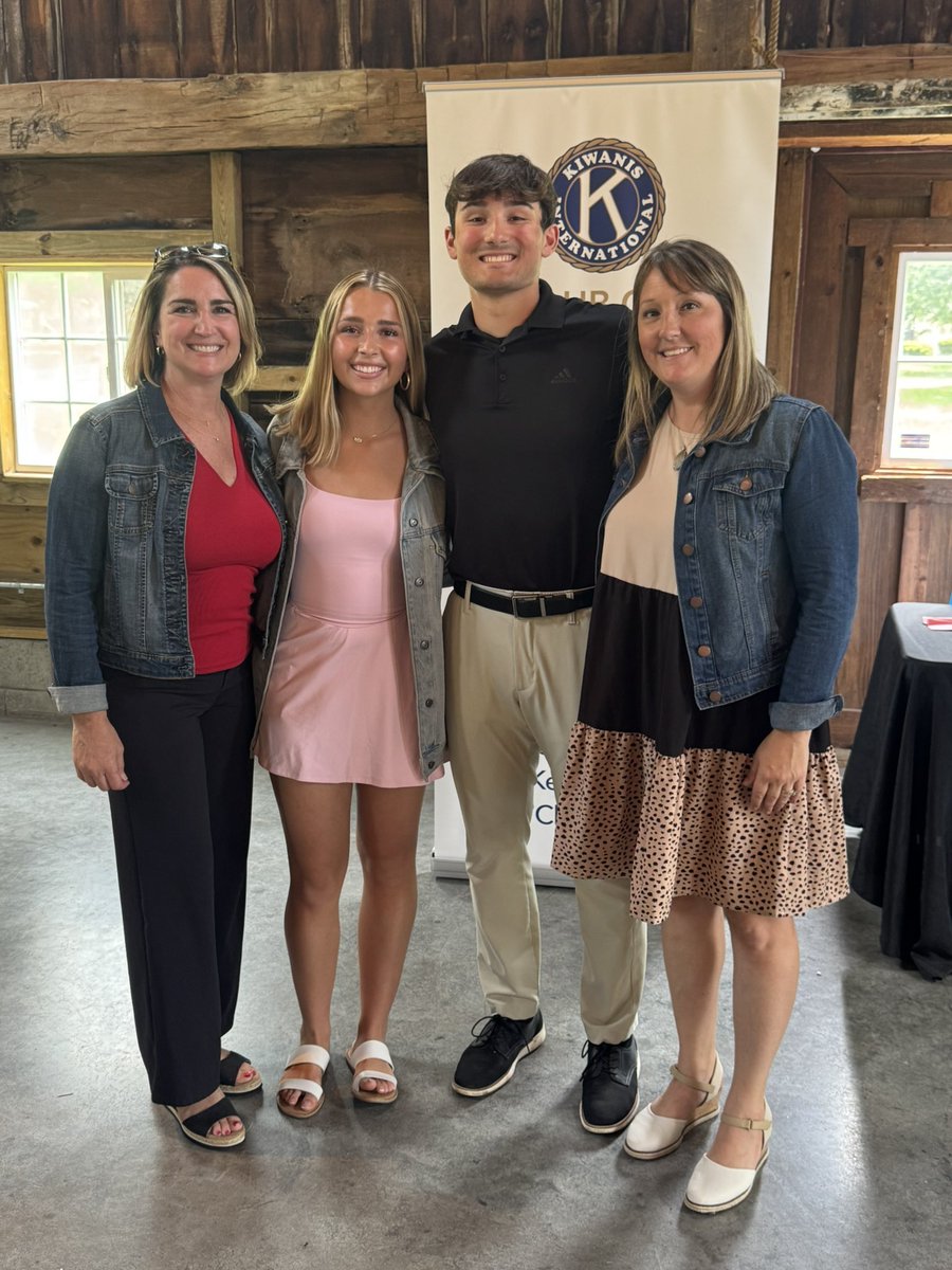 So very proud of these two coaches’ kids! They made their studies a top priority! They were honored at the Kiwanis Valedictorian &amp; Salutatorian luncheon yesterday. <a href="/bradywilson_6/">Brady Wilson</a> <a href="/margomallo/">Margo Mallory 2025</a> @USFCoachWilson <a href="/CmalryMallory/">Curt Mallory</a>