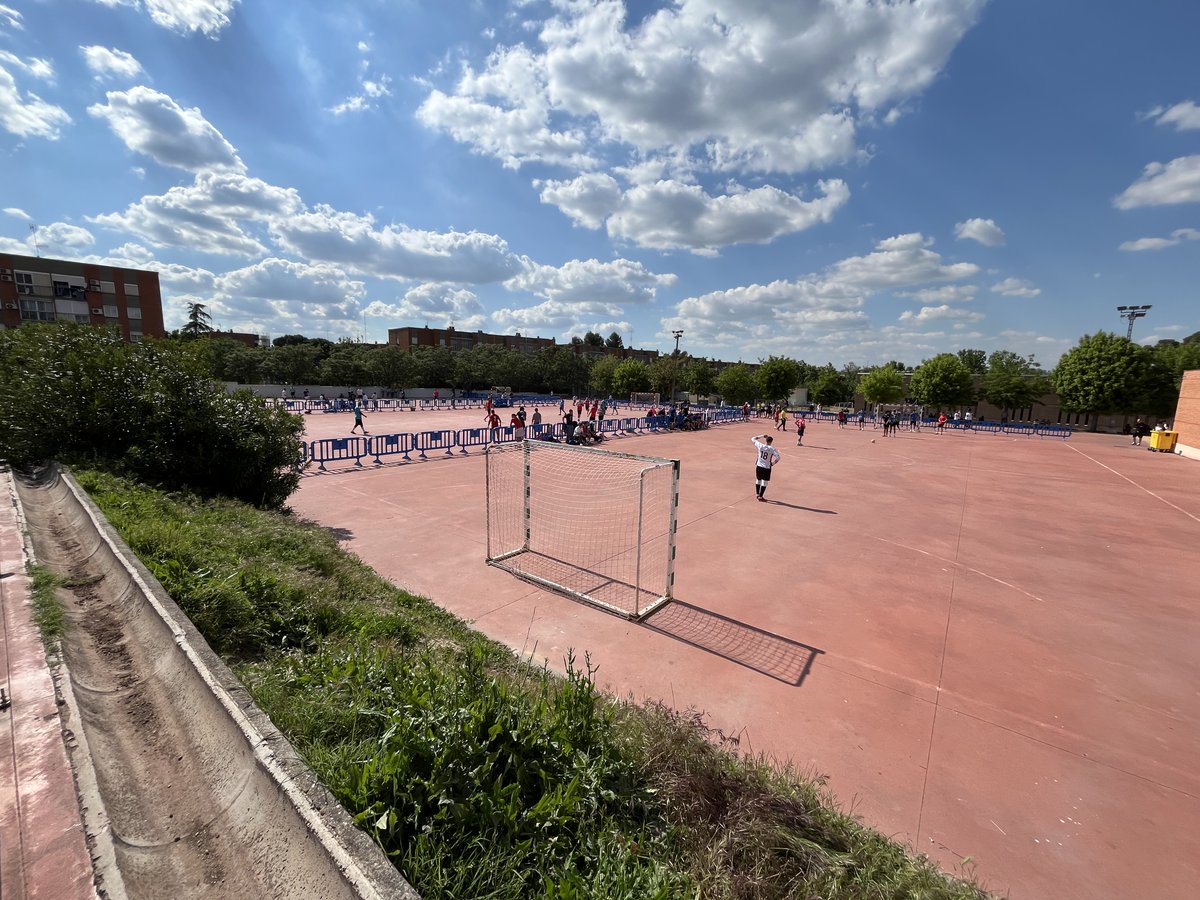 salesloyola's tweet image. Un año más estamos celebrando el maratón de María Auxiliadora #maux

Hoy jornadas de grupos, mañana eliminatorias y finales.

¡Os animamos a venir a vernos!
#maraton