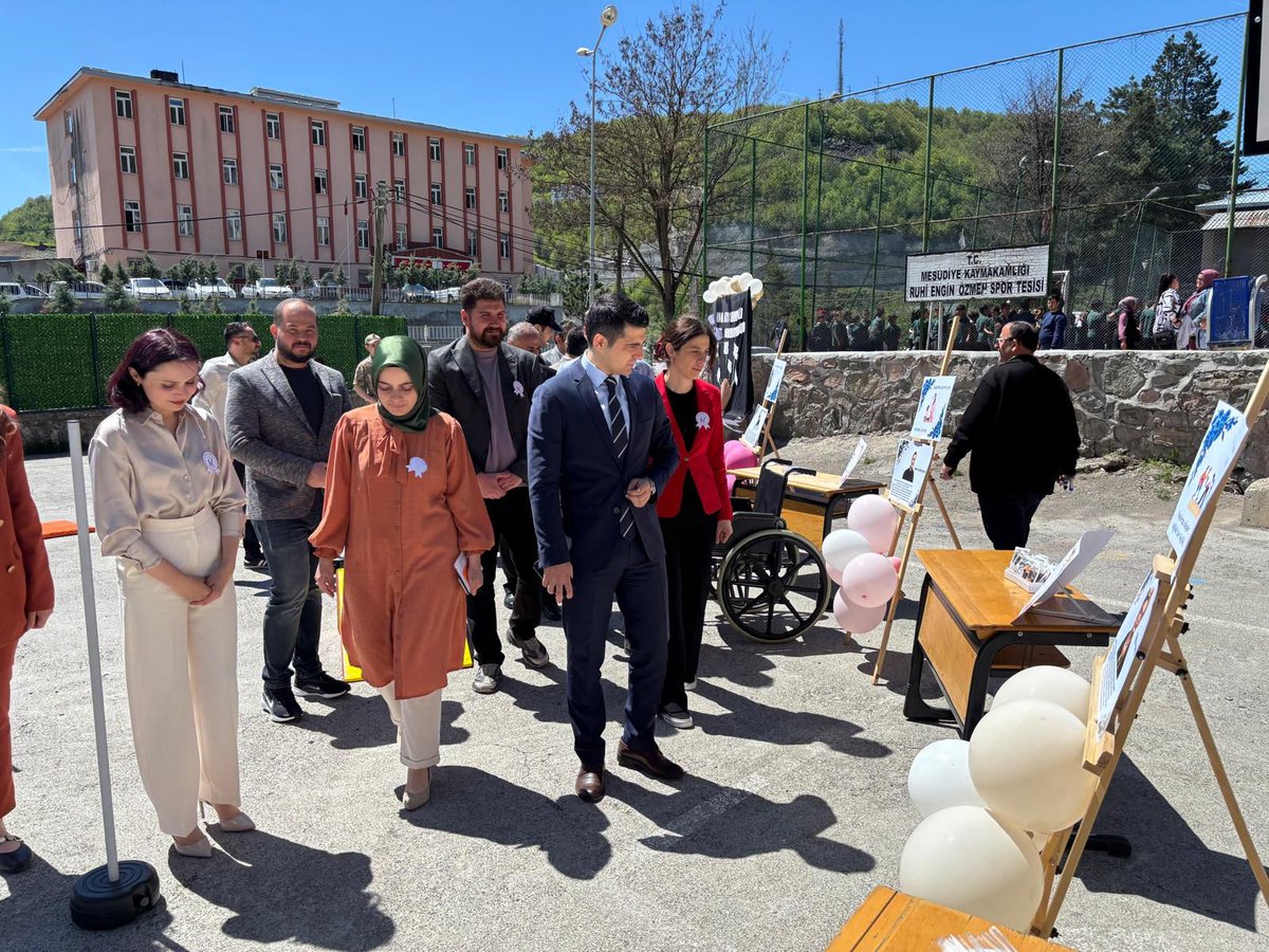 Kaymakamımız Sn. Hüseyin Ensar ALTUN Dünya Engelliler Haftası münasebetiyle Mesudiye İlköğretim okulunda düzenlenen programa katıldı.