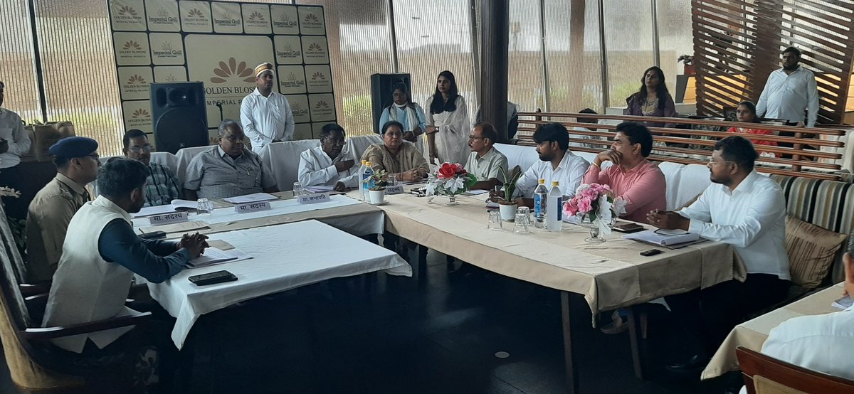 CDO Barabanki (@cdo_barabanki) on Twitter photo 16.05.2025 को उत्तर प्रदेश विधान परिषद की 'खाद्य पदार्थों में मिलावट एवं नकली दवाओं के प्रचलन से जनजीवन की स्वास्थ्य समस्याओं की रोकथाम हेतु समिति की बैठक सम्पन्न हुई,बैठक में अहम बिंदुओं का विचार-विमर्श हुआ और समिति द्वारा अधिकारियों को निर्देश दिए गए ।
<a href="/UpRuralDev/">U.P. Rural Development Dep</a>
<a href="/UPGovt/">Government of UP</a> 16.05.2025 को उत्तर प्रदेश विधान परिषद की 'खाद्य पदार्थों में मिलावट एवं नकली दवाओं के प्रचलन से जनजीवन की स्वास्थ्य समस्याओं की रोकथाम हेतु समिति की बैठक सम्पन्न हुई,बैठक में अहम बिंदुओं का विचार-विमर्श हुआ और समिति द्वारा अधिकारियों को निर्देश दिए गए ।
<a href="/UpRuralDev/">U.P. Rural Development Dep</a>
<a href="/UPGovt/">Government of UP</a>