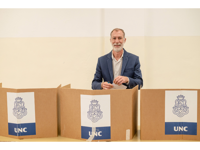 🏛️ El 14 y 15 de mayo la #ComunidadFCE eligió autoridades decanales. También  representantes en el Consejo Directivo, Consejo Superior y autoridades del Centro de Estudiantes.
👏 Felicitamos a Ricardo Descalzi y Martín Saino, próximos Decano y Vicedecano.
 bit.ly/ResultadosElec…