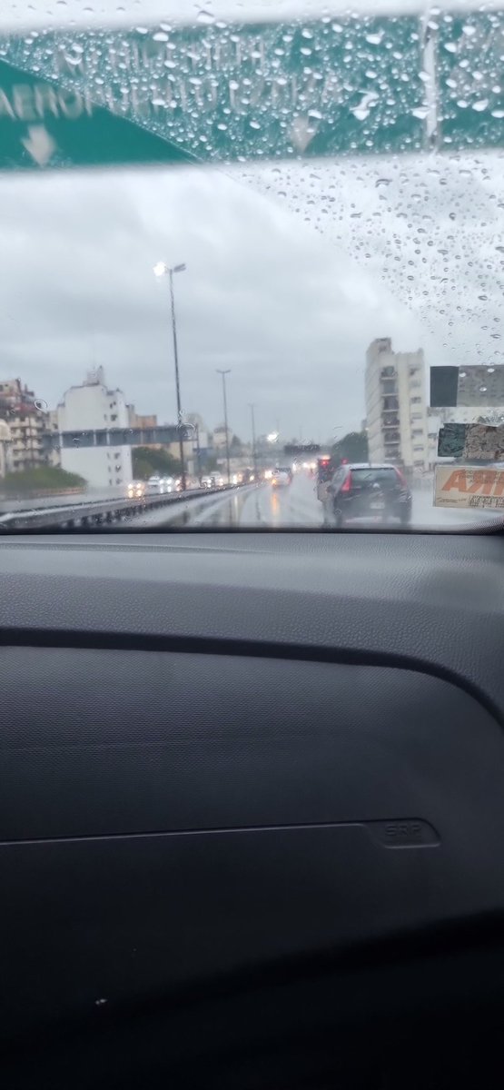 zmbridee's tweet photo. Desde La Plata llegando capitaallll https://t.co/y5c7uwyfqg