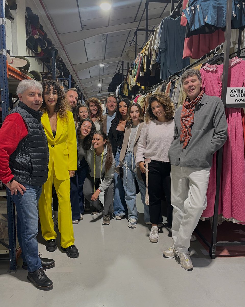periscostumes's tweet photo. Nuevos proyectos ambientados en #1800s bienvenidos #CristinaRodrigez @lavidaencriss #PepeReyes #CostumeDepartment https://t.co/w9pNMJxbxc