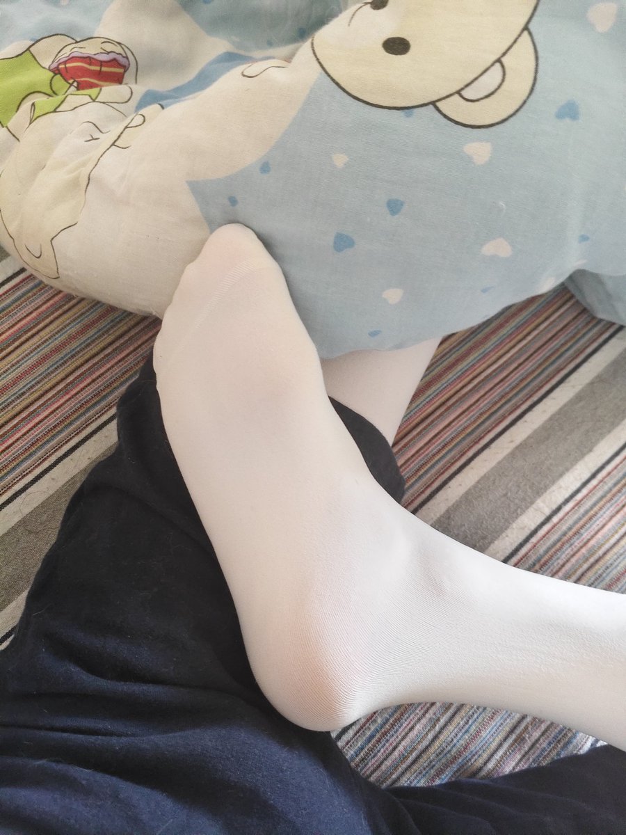 SanMu67022's tweet photo. #正太弟弟 #正太白袜 #小男孩涩涩 
喂，看什么呢 https://t.co/jFIhPf3uAH