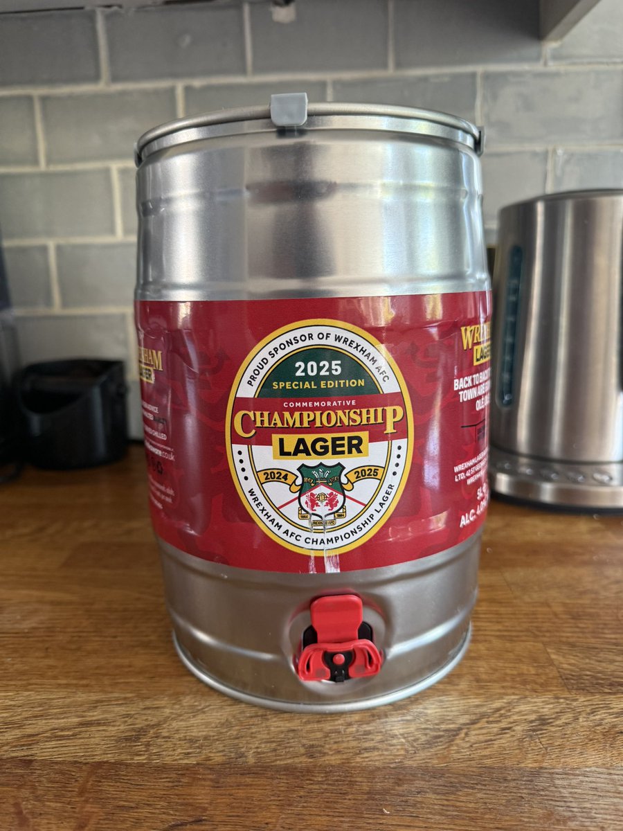 nicksfoodblog's tweet image. It’s a work of art #WrexhamAFC @RMcElhenney @WXM_Lager