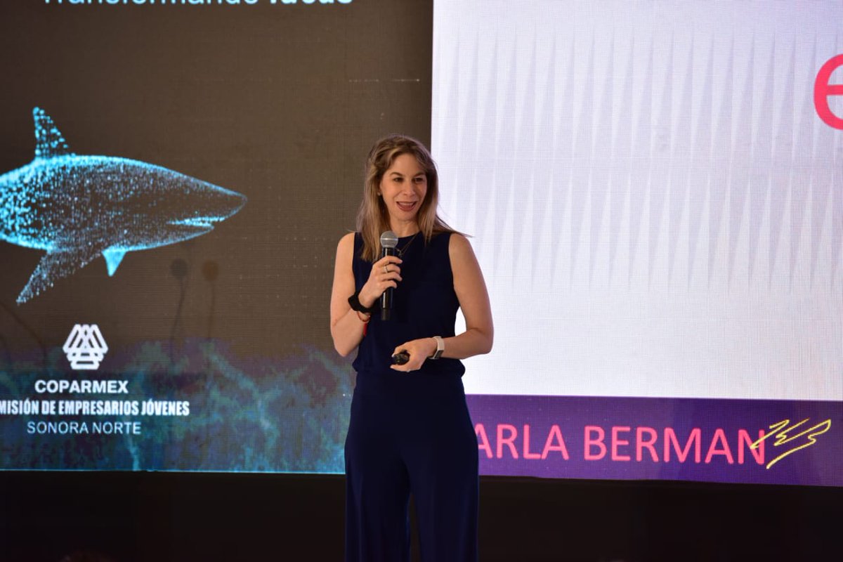 🔵 <a href="/karlaberman/">Karla Berman</a> de <a href="/SharkTankMx/">SharkTank Mx</a>, ofrece conferencia de innovaciones en negocios en el Encuentro de Jóvenes Empresarios <a href="/COPARMEXSON/">Coparmex Sonora Norte</a> 25 'Transformando Ideas'. 💼🦈

📸 | Alfredo Gerardo/EXPRESO