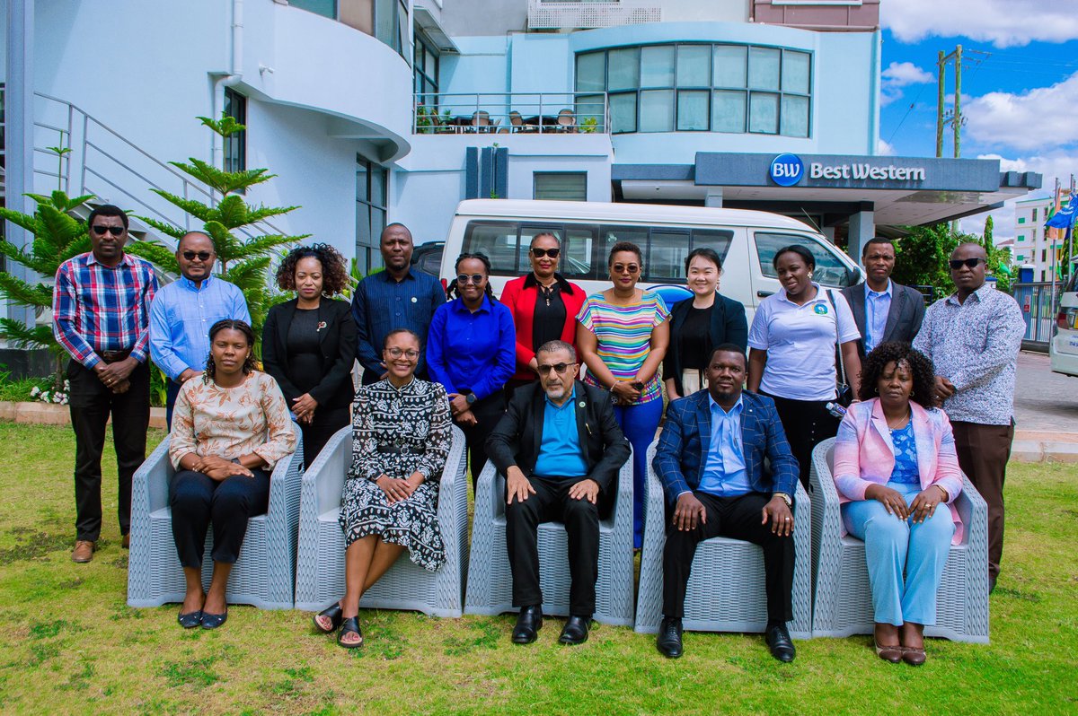 WaNishati's tweet photo. Mtaalamu Mwandamizi wa  Masuala ya Nishati Tanzania kutoka Benki ya Dunia, Dkt. Rhonda Antoine ameihakikishia ushirikiano REA katika utekelezaji wa miradi ya Nishati kote nchini kwa ulinzi wa mazingira na ustawi wa Taifa kwa ujumla. https://t.co/kG1fTsr6B3