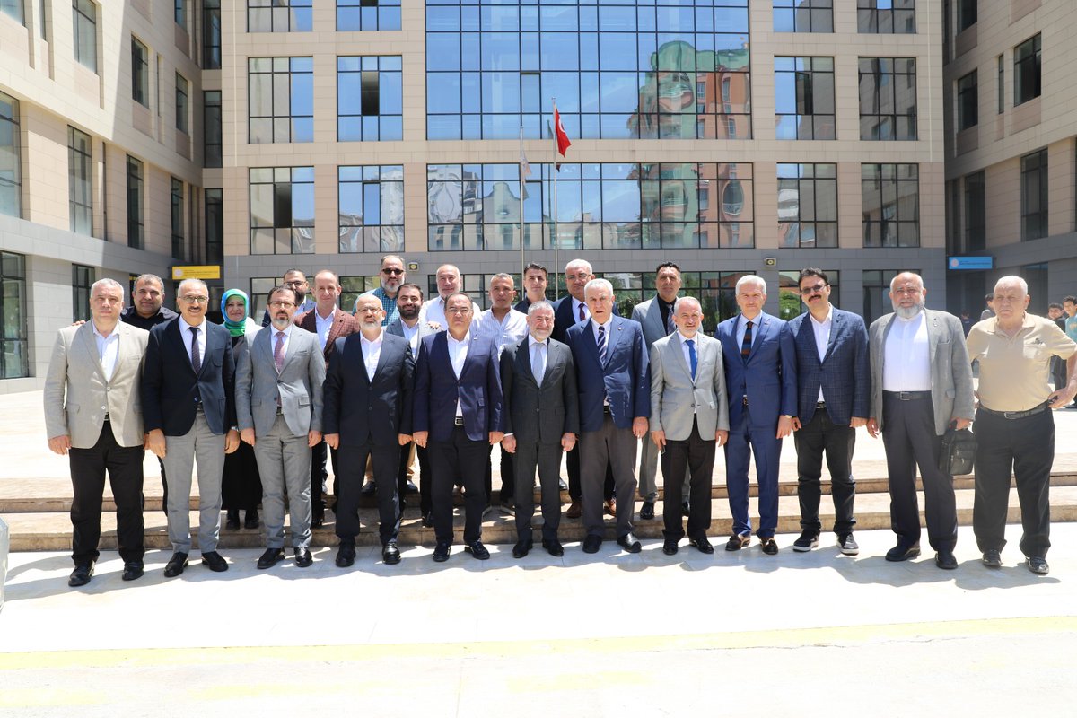 veyissahin's tweet photo. Eski Hazine ve Maliye Bakanı Sn. Nureddin Nebati’nin katılımlarıyla gerçekleşen Adana Eğitime Destek Platformu aylık toplantısını gerçekleştirdik.
Neslin ihyası için  her daim çalışmaya gayret edeceğiz.@ZEYNELONAL https://t.co/zzJN6s60Ge