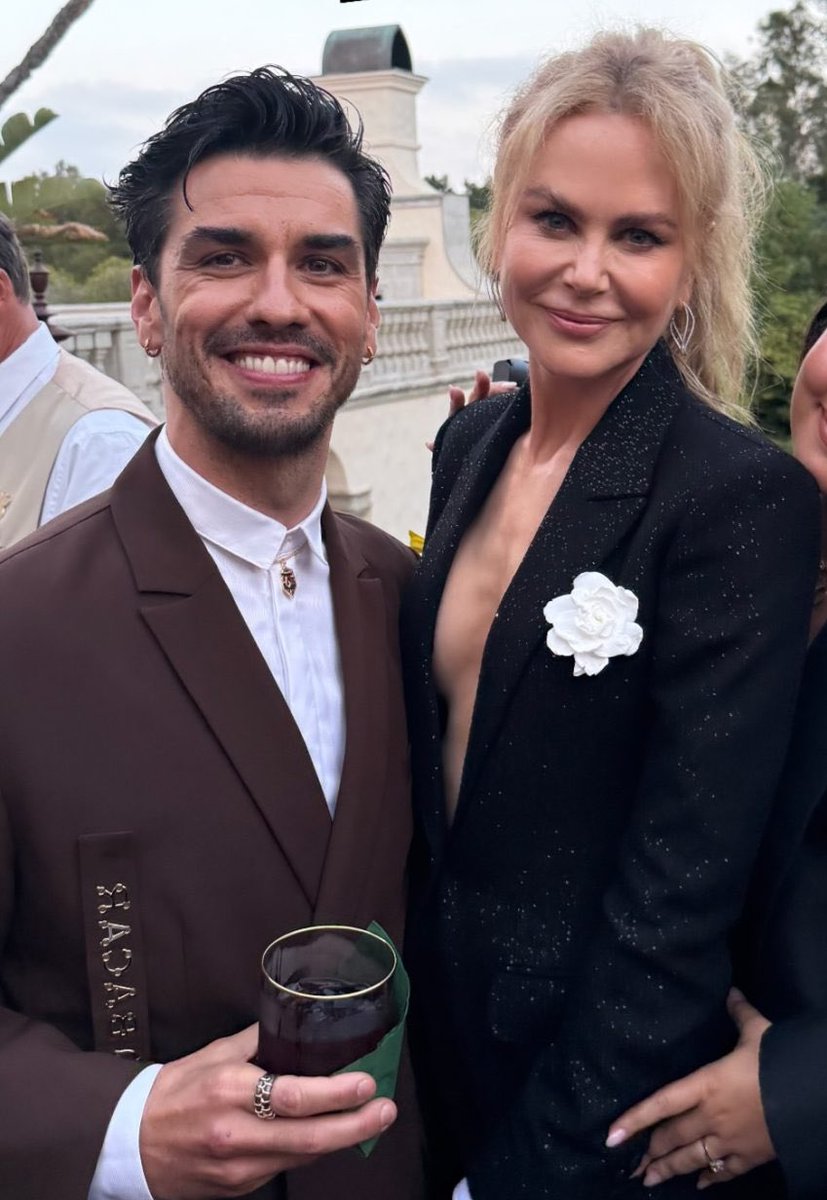 Bu sıralar bizi mutlu eden şeyler:

Manifest kızları 
Aras Aydın’ın “Nine Perfect Strangers” dizisinde Nicole Kidman’a eşlik etmesi.
Esila’nın tahliye olması.