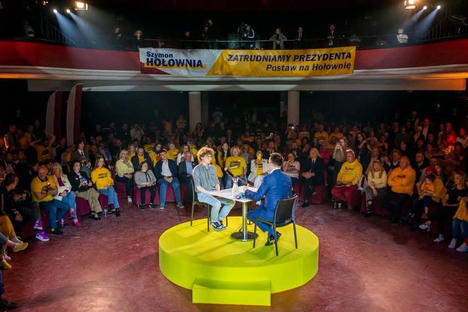 Zatrudniamy prezydenta, więc to czas na prawdziwe rozmowy kwalifikacyjne! 🇵🇱 

<a href="/szymon_holownia/">Szymon Hołownia</a> przepytywany 🧐