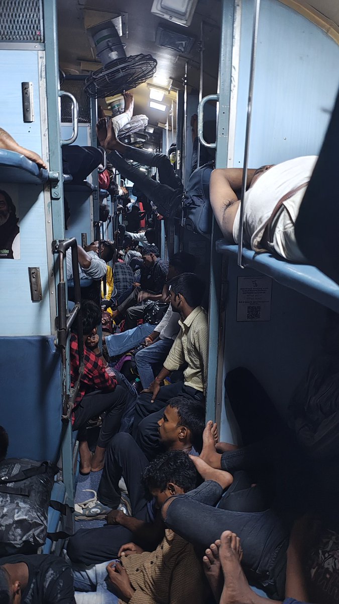 Shri_Chinmaya's tweet photo. Now SL class Situation of Alappuzha express. Train 🚆 13351.
@IRCTCofficial
@AshwiniVaishnaw @RailwaySeva @RailMinIndia please look into it and develop our system. @PMOIndia https://t.co/tC3InLwxgE