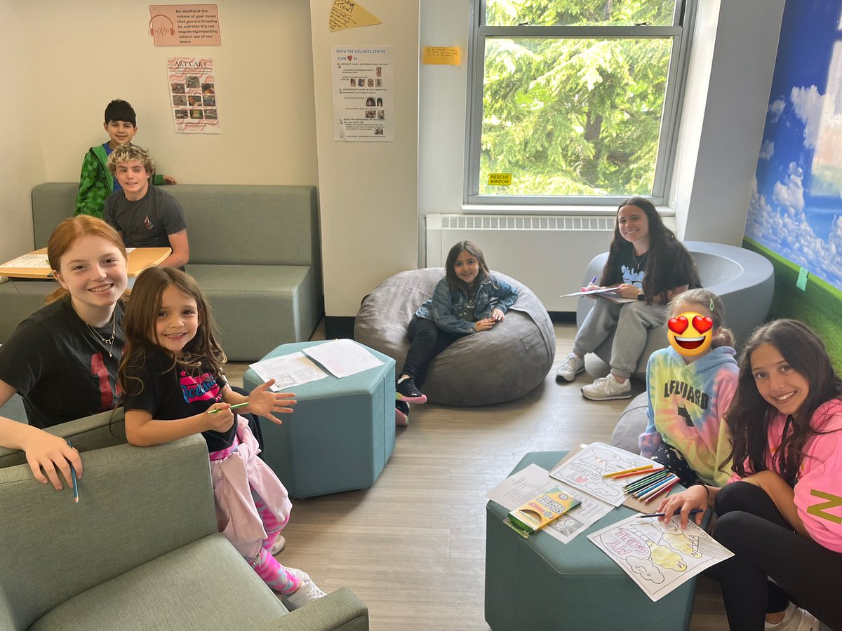 MissRinck's tweet photo. What better way to celebrate Mental Health &amp; Wellness than with our Wellness Buddies at the OHS Wellness Center✨💚 @School9E @TrongardOHS @MitchBickman https://t.co/kLhyFGpNQ6