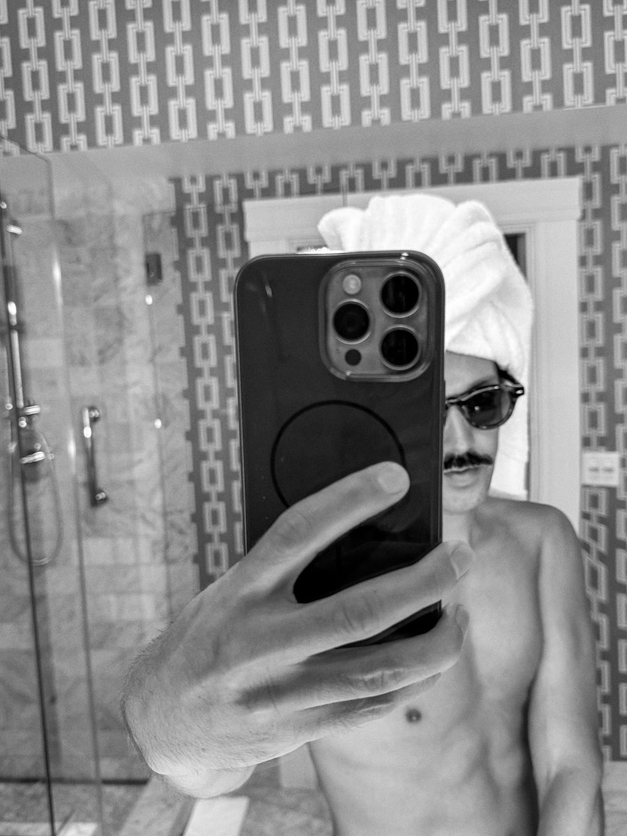 Se fue la barba… pues ya que sea el summer vibe 😂🫰🏻