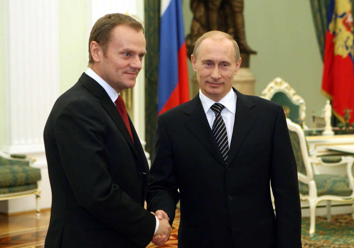 <a href="/pawelkowalpl/">Kowal</a> Bez przesady, nazikundel z samym kierownikiem rozmawia.