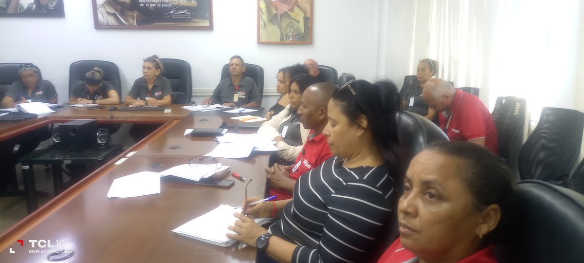 Evaluado avance #TransformaciónOrganizacional con 8 grupos d trabajo y estrategia d comunicación para transformación. Se profundizan ejes estratégicos con participación colectiva q impulsen cambios necesarios, trabajar matriz DAFO para aumentar productividad y la eficiencia.