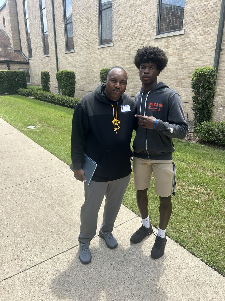 Rodney Thomas II (@deucethomas44) on Twitter photo Thank you <a href="/CoachOYoung/">Omar Young</a> for stopping by to talk for a little while and inviting me to a camp. Looking forward in learning more about <a href="/HawkeyeFootball/">Hawkeye Football</a>. <a href="/DonnieBaggs_/">#HCville</a> <a href="/ItsCoachEdd/">Jeremy Eddington</a> <a href="/CoachMoynahan/">Coach Moynahan</a> <a href="/STE_ELITE/">South Texas Elite</a> <a href="/jacorynichols/">Jacory 1Way</a> Thank you <a href="/CoachOYoung/">Omar Young</a> for stopping by to talk for a little while and inviting me to a camp. Looking forward in learning more about <a href="/HawkeyeFootball/">Hawkeye Football</a>. <a href="/DonnieBaggs_/">#HCville</a> <a href="/ItsCoachEdd/">Jeremy Eddington</a> <a href="/CoachMoynahan/">Coach Moynahan</a> <a href="/STE_ELITE/">South Texas Elite</a> <a href="/jacorynichols/">Jacory 1Way</a>