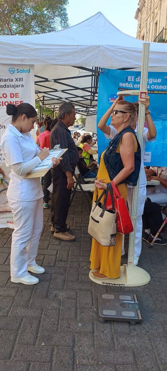 En el marco del Día Mundial de la Hipertensión, nuestro equipo de salud se encuentra hoy en el corazón de Guadalajara realizando chequeos médicos gratuitos para detectar oportunamente esta enfermedad silenciosa.